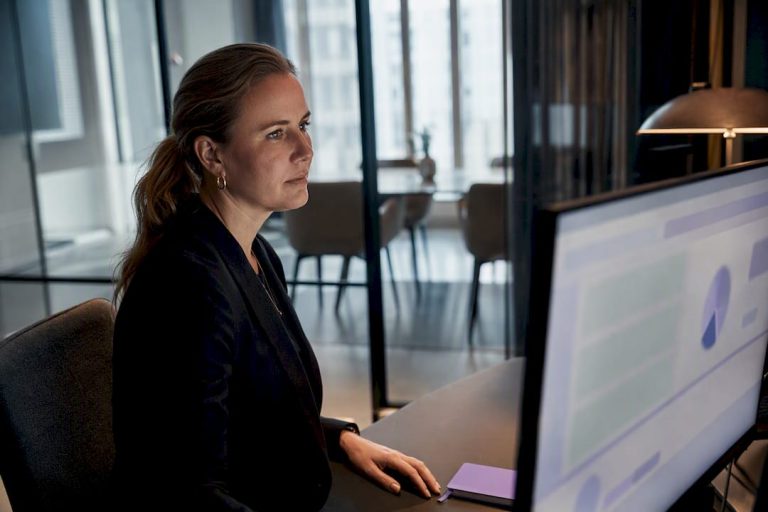 Complianceansvarig går igenom GDPR-beslutsspår